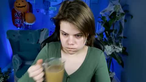 elliemurler online show from 24, 10, 2025