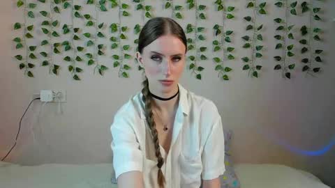 ellierough online show from 28, 5, 2026
