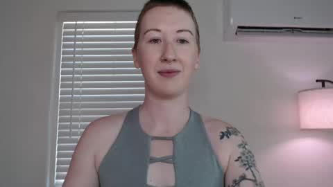 Ellie Rowyn online show from 14, 11, 2025