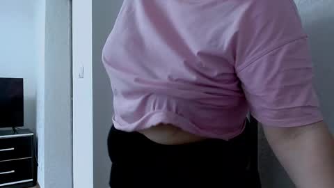 Ellie online show from 7, 4, 2026