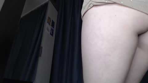 Snapshot of elliewalkersdreamgirl chatting on 17, 10, 2025 Effie1818 online show from 17, 10, 2025