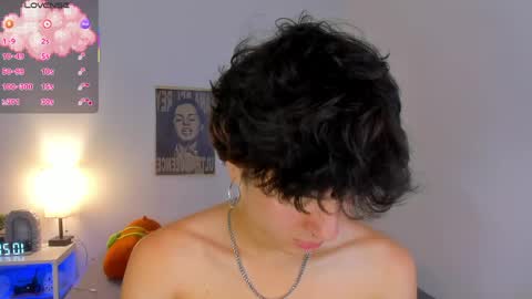 Snapshot of elliotvolkov chatting on 5, 5, 2026 elliotvolkov online show from 5, 5, 2026