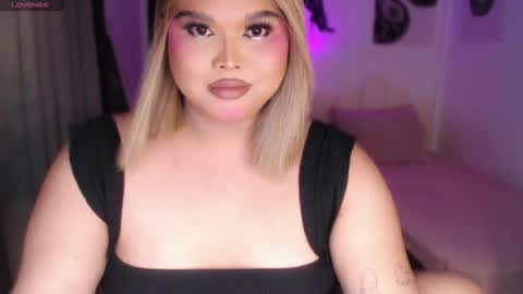 Snapshot of ellise_husson chatting on 4, 7, 2026 Ellise online show from 4, 7, 2026