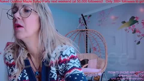 Snapshot of ells_palace chatting on 21, 12, 2024 Ella Bella Bo Bella online show from 21, 12, 2024