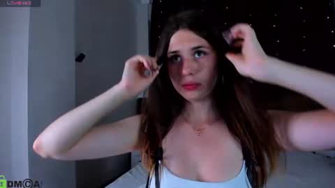 Snapshot of elly_bloomm chatting on 6, 8, 2026 Elly Bloomm online show from 6, 8, 2026