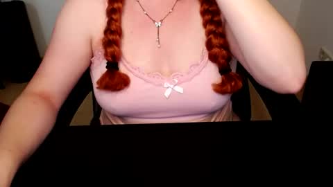 Snapshot of elly_petite chatting on 28, 6, 2026 Elly online show from 28, 6, 2026
