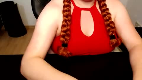 Snapshot of elly_petite chatting on 7, 7, 2026 Elly online show from 7, 7, 2026