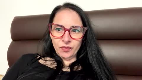 ellyadavis online show from 22, 11, 2025