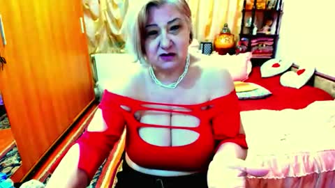 ellyhot53 online show from 22, 4, 2026