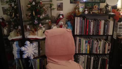 Elly Naomi online show from 20, 12, 2025