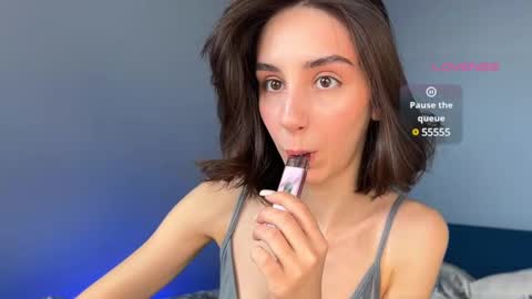 Im online Fri Sun Mon Tue Thu Fri Sat3 from 1000 online show from 8, 3, 2025