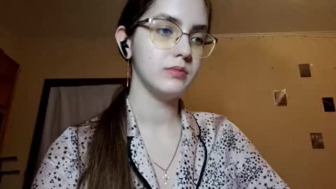 Snapshot of elmeraurora chatting on 27, 3, 2026 Kate online show from 27, 3, 2026