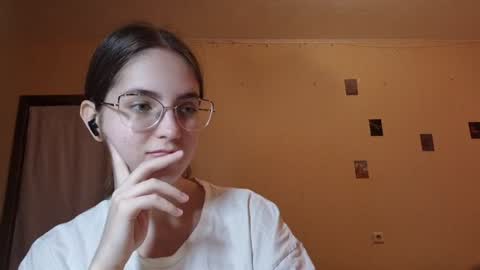 Snapshot of elmeraurora chatting on 13, 7, 2026 Kate online show from 13, 7, 2026