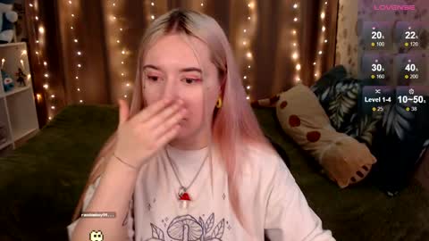 Snapshot of elovinora chatting on 3, 1, 2025 Ela give me a thumbs up if you like it and this is important for the development of the account online show from 3, 1, 2025