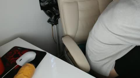 elssa_rush online show from 5, 3, 2025