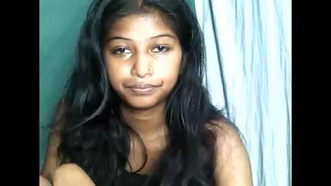 Snapshot of elynah195043 chatting on 25, 5, 2026 elynah195043 online show from 25, 5, 2026
