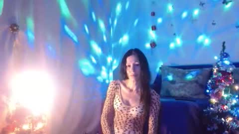 Elisa online show from 4, 12, 2025