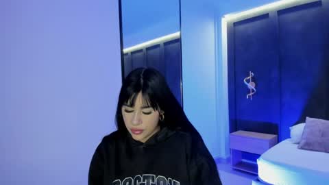 E L Y online show from 18, 7, 2026