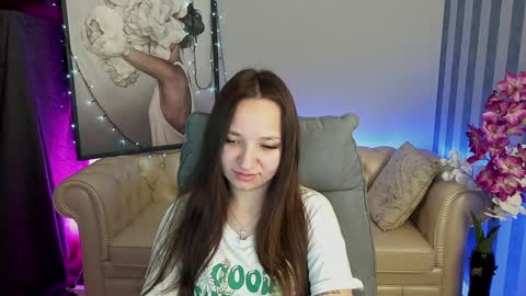 Snapshot of elyslunar_ chatting on 13, 12, 2024 Call me Elis online show from 13, 12, 2024