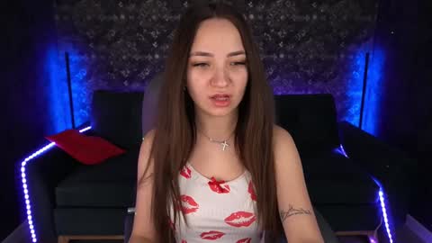 Snapshot of elyslunar_ chatting on 12, 1, 2025 Call me Elis online show from 12, 1, 2025