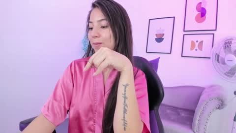 Snapshot of ema_louisx chatting on 14, 1, 2025 Ema louisx  online show from 14, 1, 2025