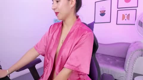 Snapshot of ema_louisx chatting on 22, 1, 2025 Ema louisx  online show from 22, 1, 2025