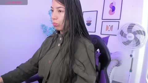 Snapshot of ema_louisx chatting on 29, 1, 2025 Ema louisx  online show from 29, 1, 2025