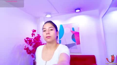 Snapshot of ema_louisx chatting on 18, 9, 2025 Ema louisx  online show from 18, 9, 2025