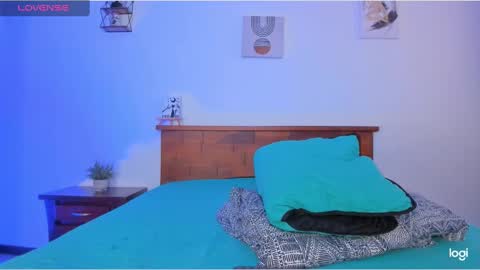         online show from 14, 2, 2025