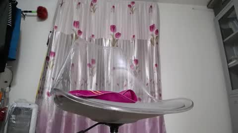 emailisa online show from 4, 12, 2025