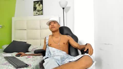 Snapshot of emanuel_23cm_ chatting on 25, 2, 2026 EMANUEL online show from 25, 2, 2026