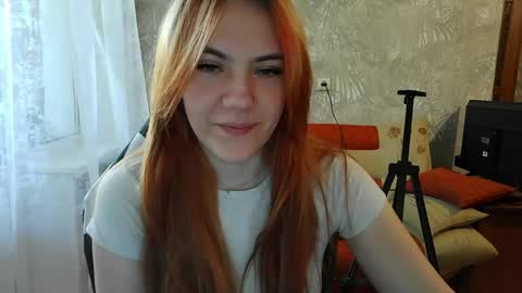 Snapshot of ember__fox chatting on 25, 5, 2026 ember__fox online show from 25, 5, 2026