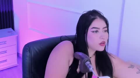 Ember Velvet online show from 16, 4, 2026