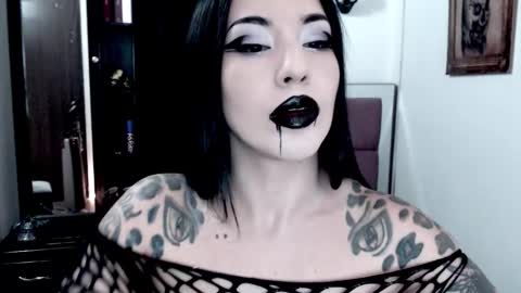 Emerald Black online show from 8, 10, 2025