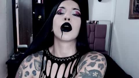 Emerald Black online show from 30, 10, 2025