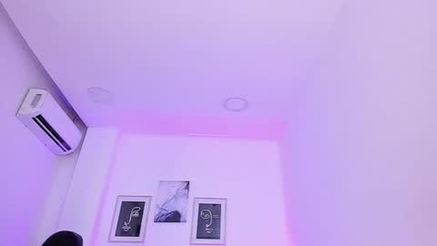 emelie_89 online show from 23, 1, 2025