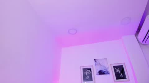 emelie_89 online show from 27, 1, 2025