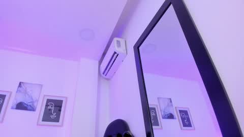 emelie_89 online show from 11, 2, 2025