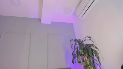 emelie_89 online show from 28, 10, 2025