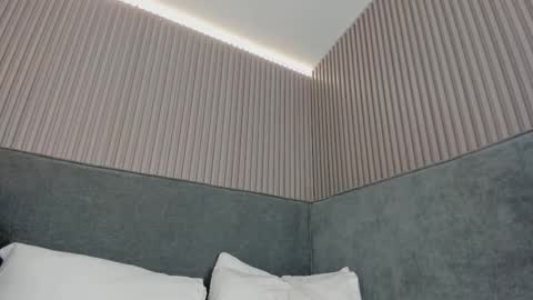 emelie_89 online show from 14, 1, 2026