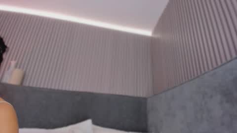 emelie_89 online show from 6, 2, 2026