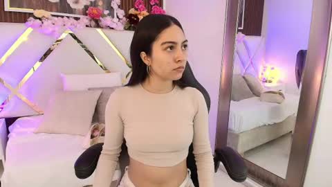 Snapshot of emelie_ch_ chatting on 28, 7, 2026 Emily online show from 28, 7, 2026