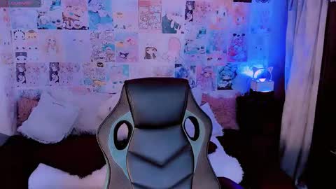 Emely Rous online show from 16, 11, 2025