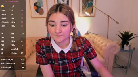 Snapshot of emi_joy chatting on 22, 1, 2025 Emily follow me online show from 22, 1, 2025