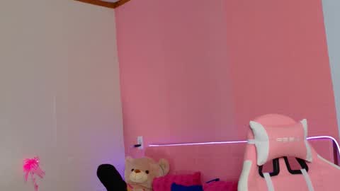 Snapshot of emieflower chatting on 12, 2, 2025 EmieFlower online show from 12, 2, 2025