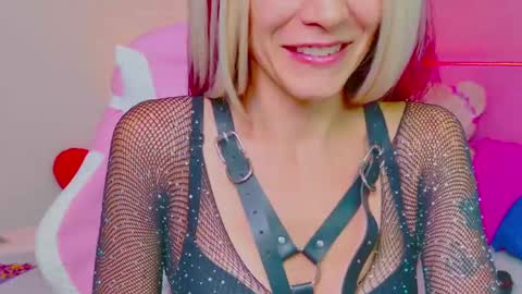 Snapshot of emieflower chatting on 21, 2, 2025 EmieFlower online show from 21, 2, 2025