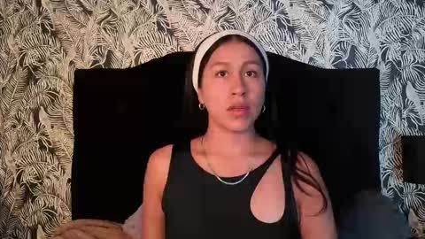 Snapshot of emigomez_ chatting on 21, 12, 2025 Emilia Gomez online show from 21, 12, 2025