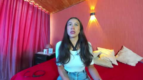 Snapshot of emigomez_ chatting on 16, 1, 2026 Emilia Gomez online show from 16, 1, 2026