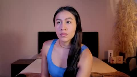 Snapshot of emigomez_ chatting on 12, 5, 2026 Emilia Gomez online show from 12, 5, 2026