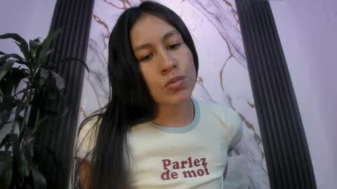 Snapshot of emigomez_ chatting on 20, 5, 2026 Emilia Gomez online show from 20, 5, 2026
